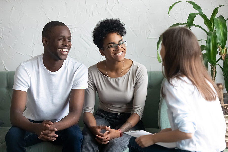 Happy couple after single-session couples therapy in chicago